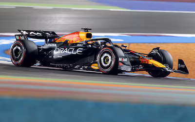 2025-11-29-21-02-39-doha-max-verstappen-red-bull-racing-tijdens-de-kwalificatie-op-het-lusail-intern.avif