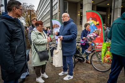 ar20251114-3056-actie-voor-p-r-parkeren-in-de-binnenstad-van-rotterdam-de-rotterdamse-wethouder-pasc.jpeg