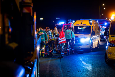 het-slachtoffer-is-naar-het-ziekenhuis-gebracht.webp