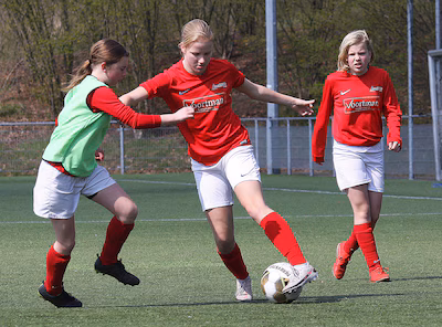 meidenvoetbal-bij-excelsior-31-in-rijssen.avif