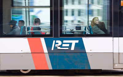 rotterdam-een-tram-van-de-ret-in-rotterdam-anp-photo-xtra-koen-suyk.avif