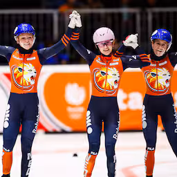 shorttracksters-bezorgen-oranje-eindelijk-succes-in-dordrecht-zege-op-aflossing.jpg