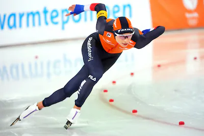 12-12-2025-schaatsen-isu-world-cup-4-hamar-femke-kok-ned-wint-de-500m-bij-de-vrouwen-during-isu-spee.webp