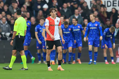 1766326572_rotterdam-21-12-2025-stadion-de-kuip-season-2025-2026-dutch-eredivisie-football-match-between-feyeno.webp