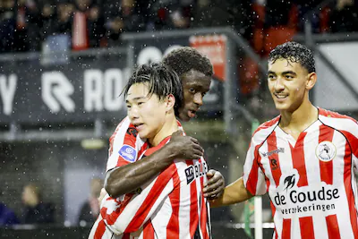 2025-12-07-17-10-27-rotterdam-shunsuke-mito-van-sparta-rotterdam-viert-zijn-doelpunt-tijdens-de-nede.webp