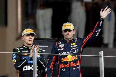 2025-12-07-18-49-11-abu-dhabi-max-verstappen-red-bull-racing-op-het-podium-van-het-yas-marina-circui.webp