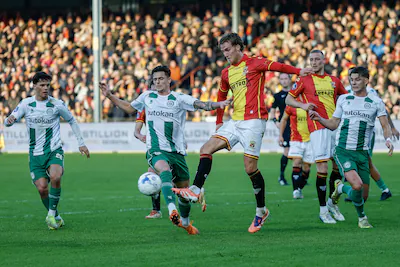 2025-12-21-14-54-07-deventer-tika-de-jonge-of-fc-groningen-melle-meulensteen-of-go-ahead-eagles-l-r.webp