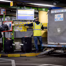 alle-koffers-pas-na-enkele-dagen-terug-bij-reizigers-na-storing-schiphol.jpg