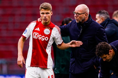 amsterdam-netherlands-december-14-head-coach-fred-grim-of-afc-ajax-is-in-discussion-with-sean-steur.jpeg
