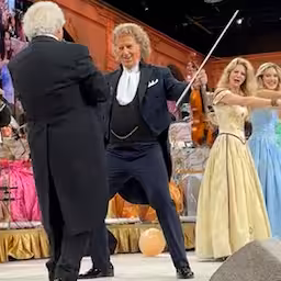 andre-rieu-swingt-op-macarena-en-krijgt-miljoenen-views.jpg