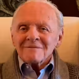 anthony-hopkins-viert-50-jaar-nuchterheid-leven-is-nu-veel-beter.jpg
