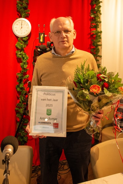 anton-rottier-uitgeroepen-tot-politicus-van-het-jaar-in-ridderkerk.jpeg