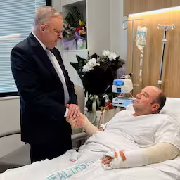 australische-premier-bezoekt-zwaargewonde-ahmed-in-ziekenhuis.jpg
