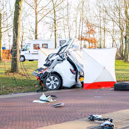 auto-doormidden-na-ongeval-in-diever-inzittende-ernstig-gewond.jpg