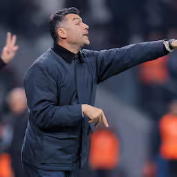 burak-yilmaz-stapt-op-als-coach-van-gaziantep-na-tirade-over-scheldende-fans.jpg