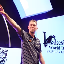darter-van-schie-volgt-van-barneveld-klaasen-en-kist-op-met-lakeside-titel.jpg