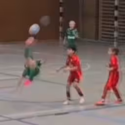 duitse-jongen-maakt-prachtige-goal-met-bicyclekick.jpg