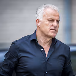 geen-levenslang-maar-tot-bijna-28-jaar-cel-voor-moord-op-peter-r-de-vries.jpg