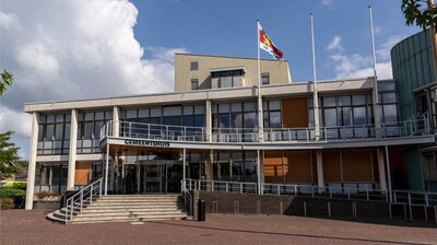 het-gemeentehuis-van-barendrecht.jpeg