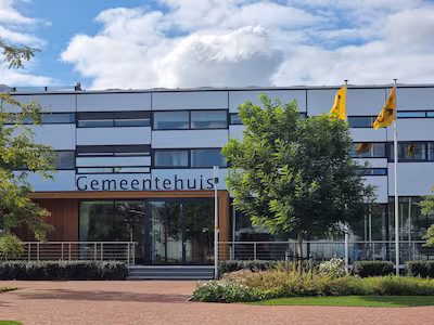 het-gemeentehuis-van-wadddinxveen.avif