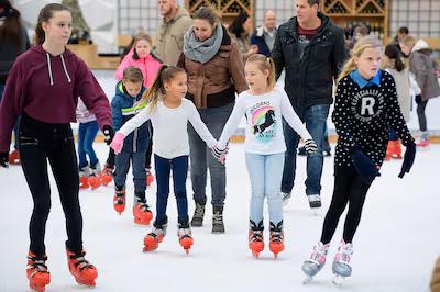 ijsbaan-de-markt.avif