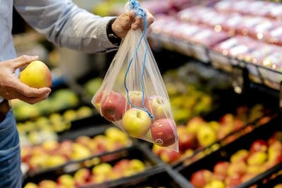 illustratief-een-duurzaam-verszakje-op-een-groente-en-fruitafdeling-van-een-albert-heijn-albert-heij.jpeg