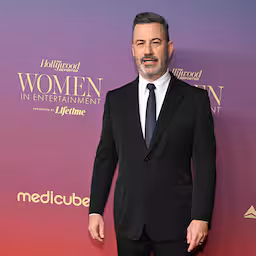 jimmy-kimmel-verlengt-contract-voor-talkshow-met-een-jaar-na-eerdere-schorsing.jpg