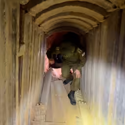 journalisten-nemen-uniek-kijkje-in-belangrijke-hamas-tunnel.jpg