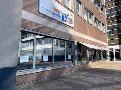 kinderdagverblijf-happy4kids-aan-de-burgemeester-de-raadtsingel.avif