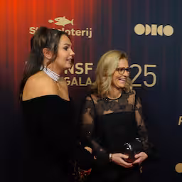 lieke-martens-en-sarina-wiegman-schitteren-op-rode-loper-van-sportgala.jpg