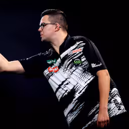 live-wk-darts-van-veen-snapt-dat-zijn-partij-saai-was-later-van-gerwen.jpg
