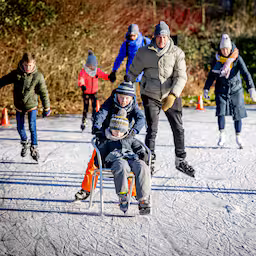 nederland-bindt-ijzers-onder-voor-schaatspret-op-eerste-kerstdag.jpg