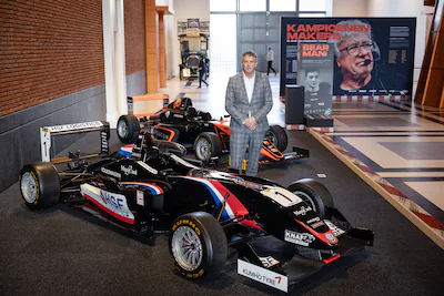 nieuwe-expositie-in-het-louwman-museum-kampioenmakers-50-jaar-van-amersfoort-racing-ronald-kooyman-b.webp