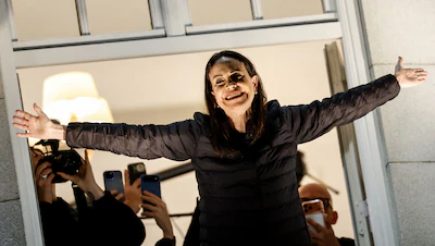 nobel-peace-laureate-maria-corina-machado-greets-supporters-from-the-balcony-of-the-grand-hotel-in-o.webp