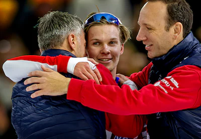okt-2025-stijn-van-de-bunt-met-zijn-coaches-foto-pim-ras.webp