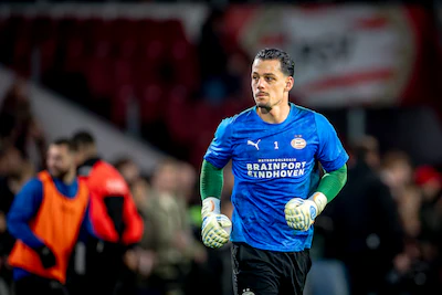 psv-eindhoven-goalkeeper-nick-olij-plays-during-the-match-psv-eindhoven-vs-gvvv-cup-at-the-philips-s.webp
