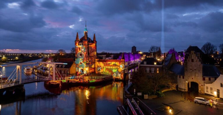 r0-7c-1555-800-f9d-weekendart_6_7dec25_Zeelicht_lichtprojectiegebouw-1764771706.jpeg
