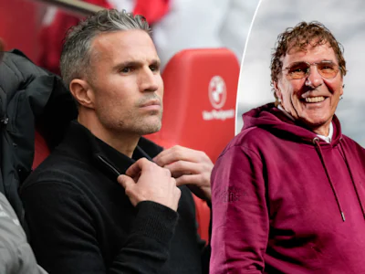 robin-van-persie-was-na-de-nederlaag-tegen-ajax-opvallend-mild-voor-zijn-spelers.webp