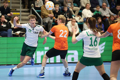 serie-afgekocht-adr-korfbal-challenge-rotterdam-jorien-jordaan-van-pkc-in-actie-foto-marco-spelten.webp