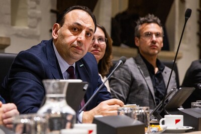 serie-afgekocht-adr-nlbeeld-jg20231220-0001-dordrecht-gemeenteraad-dordrecht-mehmet-safranti-denk-ch.jpeg