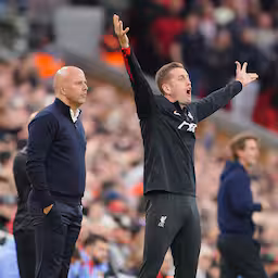 spelhervattingscoach-vertrekt-bij-liverpool-vlak-na-uitspraken-slot-en-van-dijk.jpg