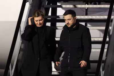ukrainian-president-volodymyr-zelensky-and-first-lady-olena-zelenska-arrive-at-dublin-airport-for-hi.avif
