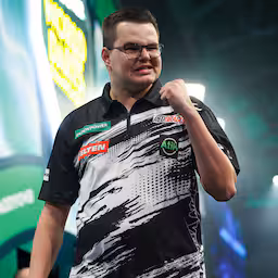 van-veen-als-eerste-nederlander-naar-kwartfinales-wk-darts-na-zege-op-manby.jpg