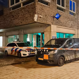 wapens-en-vuurwerk-aangetroffen-in-garagebox-onder-amsterdams-politiebureau.jpg