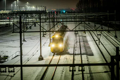 06_01_2026-zwijndrecht-dordrecht-treinverkeer-tussen-rotterdam-en-dordrecht-sneeuw-overlast-intercit.webp