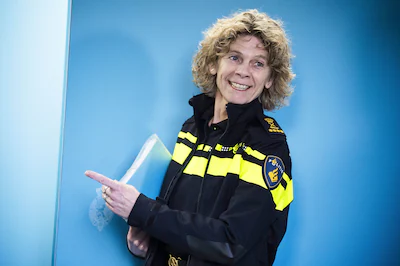 2025-12-22-13-27-57-den-haag-janny-knol-korpschef-van-de-nationale-politie-voorafgaand-aan-een-gespr.webp