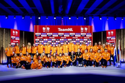 2026-01-05-15-10-59-heerenveen-groepsfoto-olympische-en-paralympische-sporters-tijdens-de-presentati.jpeg