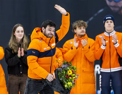 2026-01-18-17-50-50-tilburg-sjinkie-knegt-neemt-afscheid-tijdens-de-laatste-dag-van-de-europese-kamp.webp