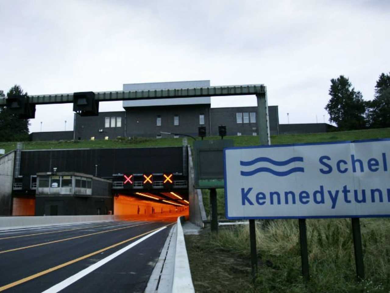 Kennedytunnel_-_Photonews.jpg
