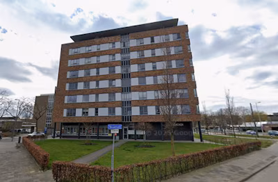 aan-nieuwenoord-75-in-groot-ijsselmonde-staat-een-penthouse-te-koop.avif